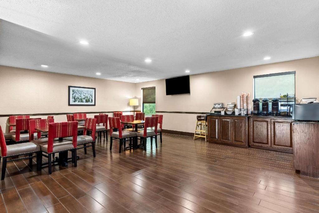 Comfort Inn Clinton Extérieur photo